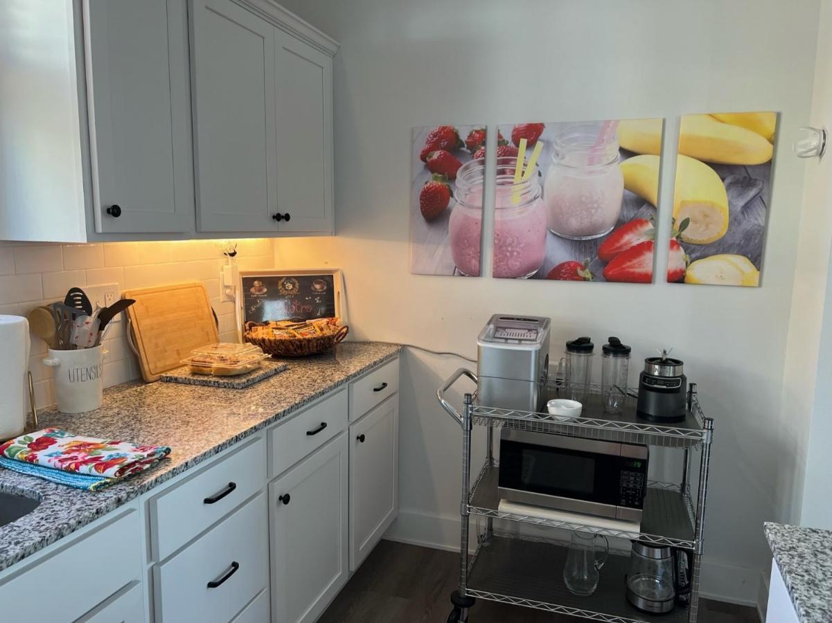 New Centennial Park Luxury Smart Home W Courtyard Феєтвіль Екстер'єр фото