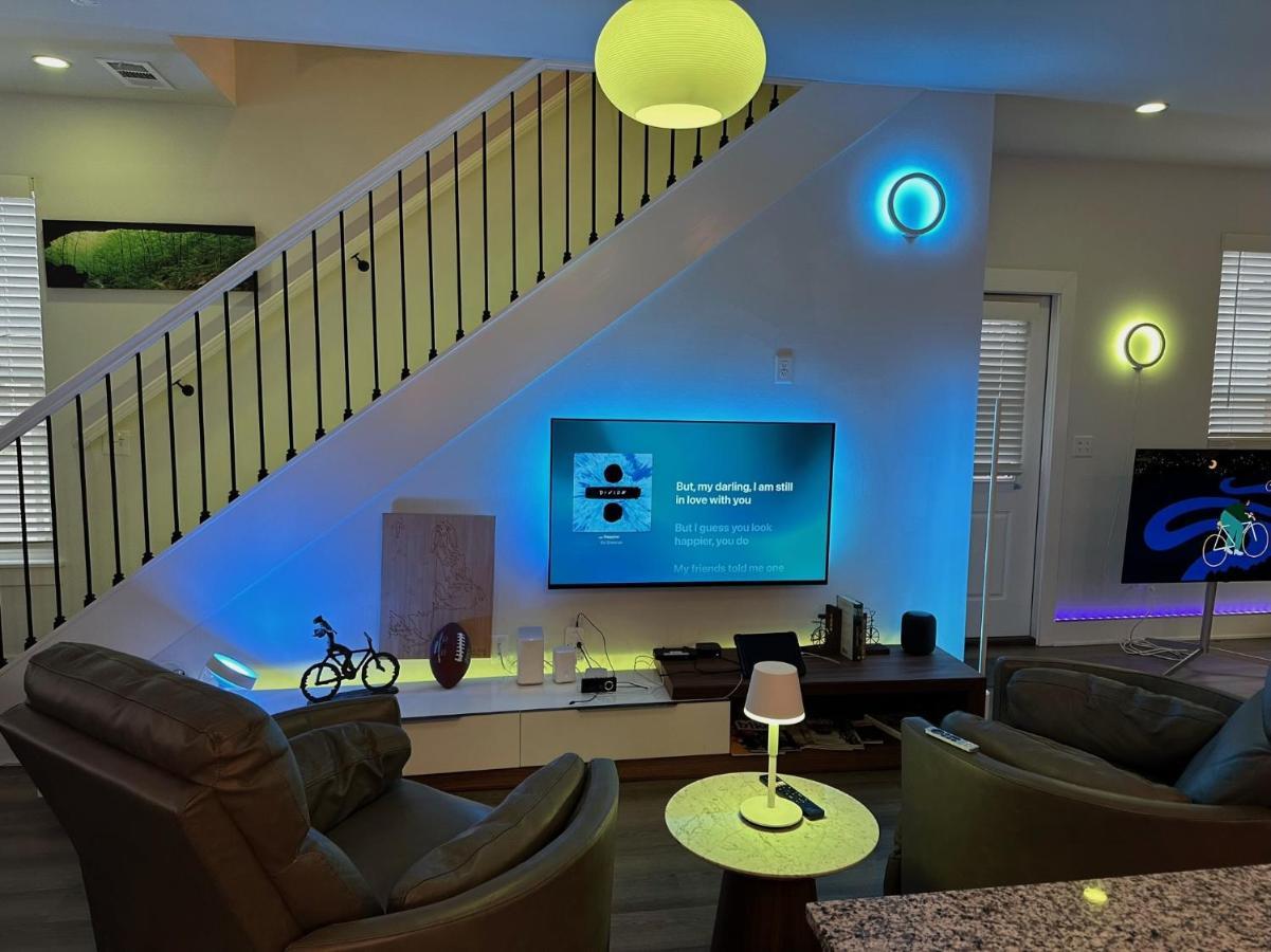 New Centennial Park Luxury Smart Home W Courtyard Феєтвіль Екстер'єр фото