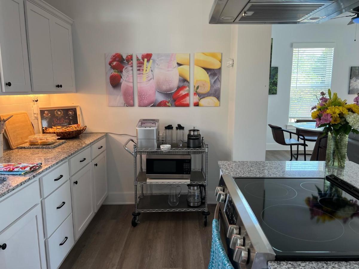 New Centennial Park Luxury Smart Home W Courtyard Феєтвіль Екстер'єр фото